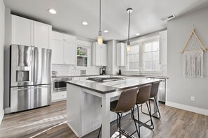 Fridge, microwave, oven, stovetop - Ocean Views in Depoe Bay (Depoe Bay)