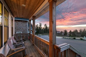 Property grounds - Ocean Views in Depoe Bay (Depoe Bay)