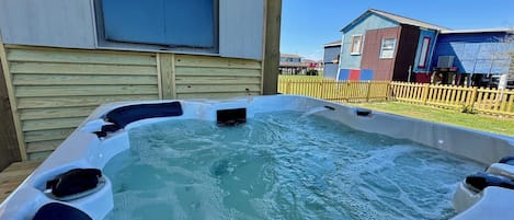 Bain à remous extérieur