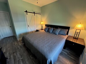 3 chambres, bureau, Wi-Fi gratuit, draps fournis
