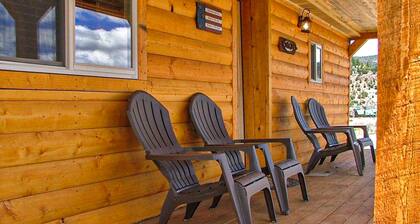 Remodeled, Mountain View Cabin w/ Fireplace, Firepit & WiFi - Dogs Welcome