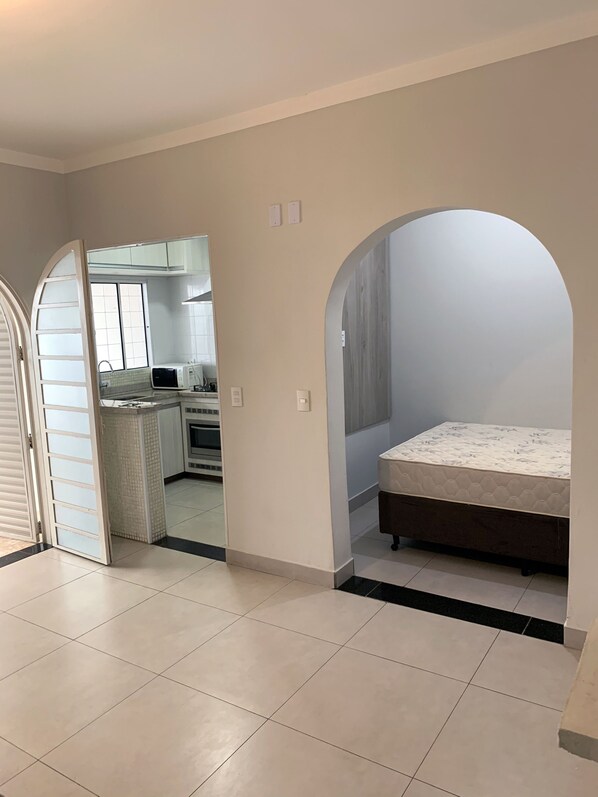 1 bedroom, iron/ironing board, WiFi, bed sheets - Casa Estilo Estúdio Ar Cond Gar Aut (Votuporanga)