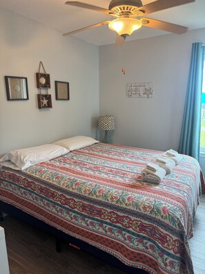 3 chambres, fer et planche à repasser, accès au Wi-Fi (inclus)