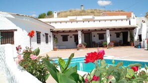 Pool - Cueva de la Alegría Huéscar by Ruralidays (Granada)