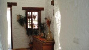 Interior - Cueva de la Alegría Huéscar by Ruralidays (Granada)