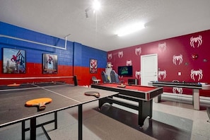 Spielezimmer