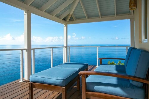 Maria Bluff Main House- Modern Renovations, Private Pool, Ocean Front Views, and