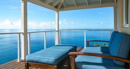 Maria Bluff Main House- Modern Renovations, Private Pool, Ocean Front Views, and