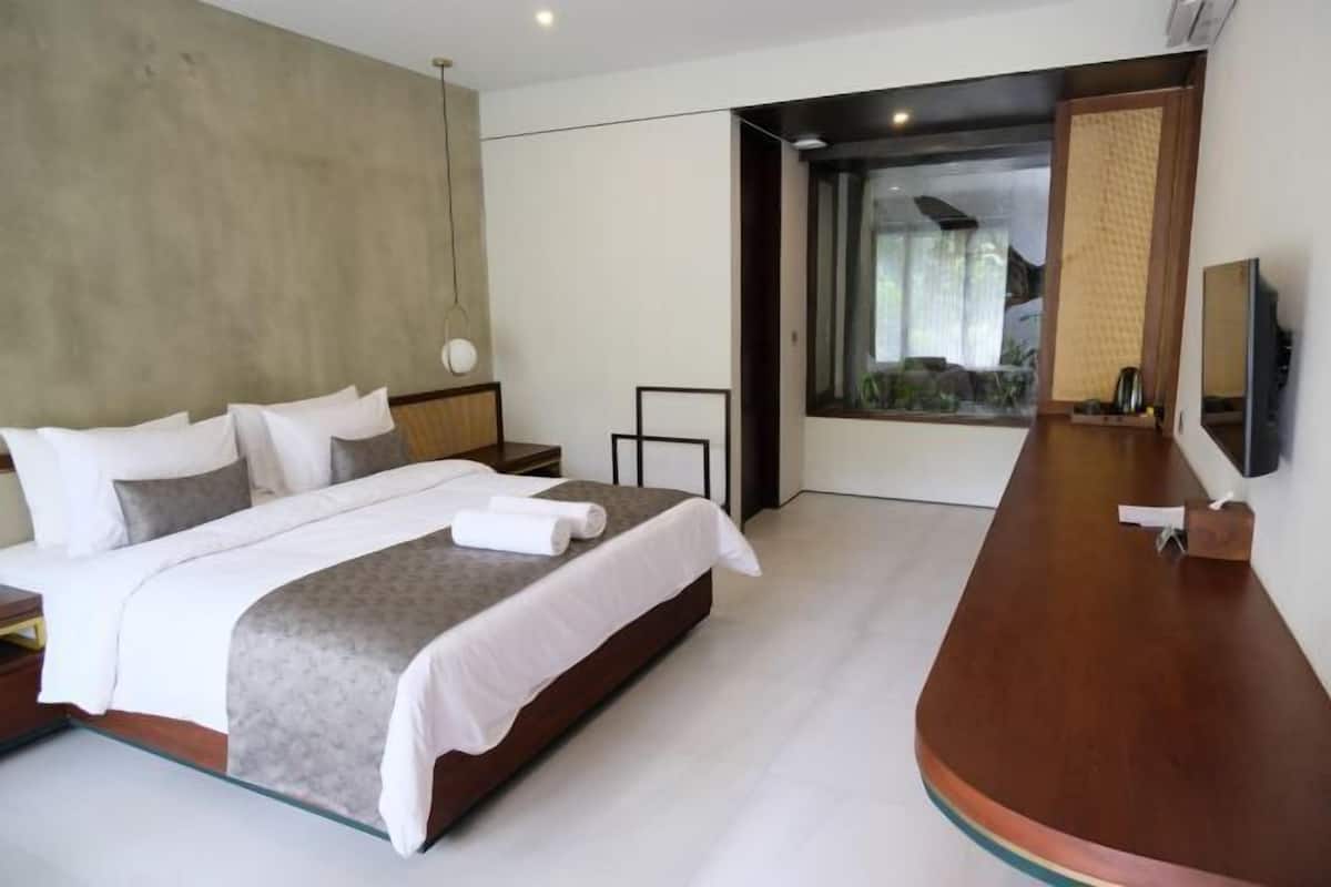 1 bedroom, in-room safe, desk, laptop workspace