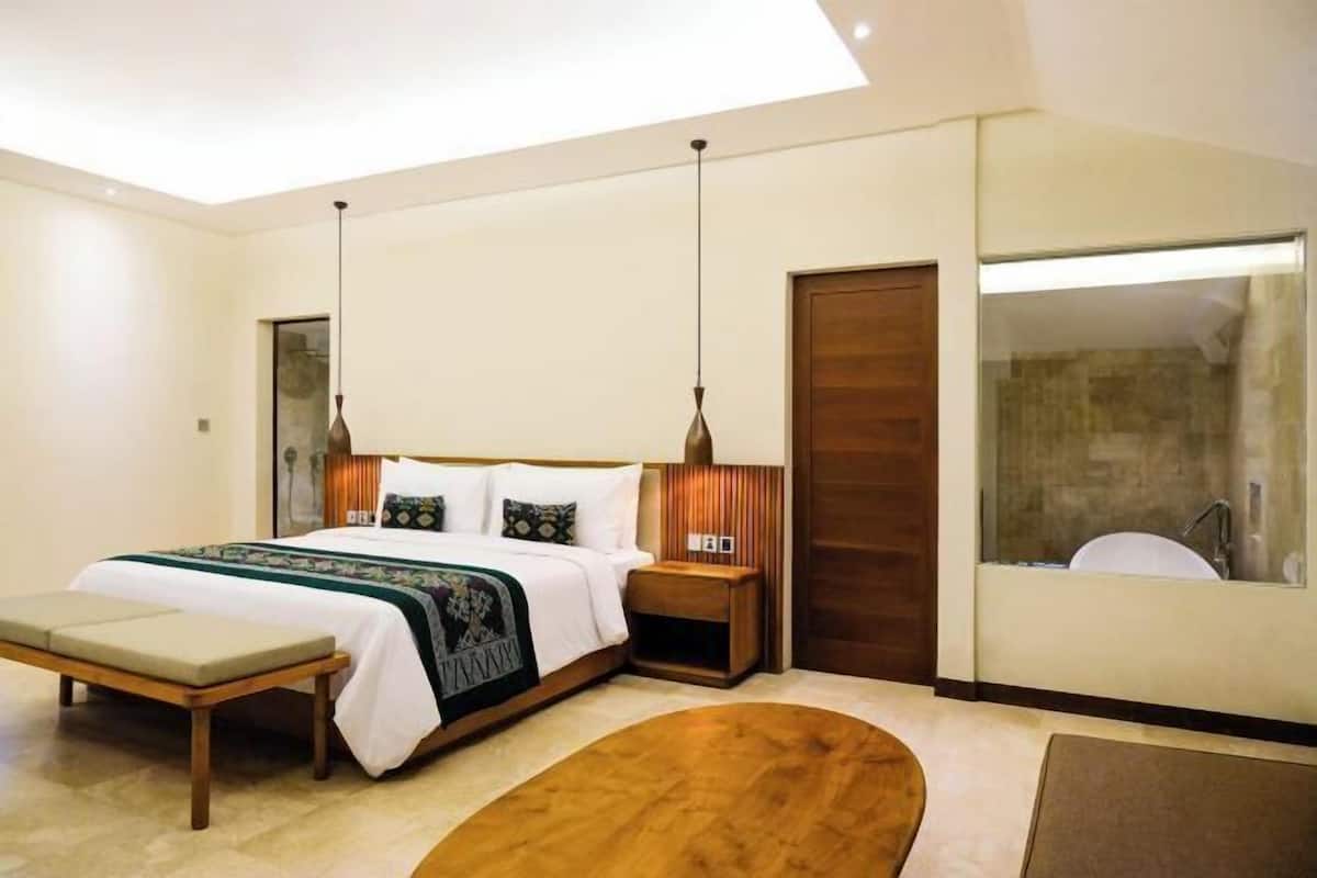 1 bedroom, in-room safe, desk, laptop workspace