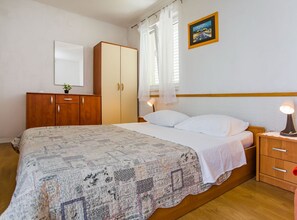 1 bedroom, iron/ironing board, free Internet, bed sheets - Apartments Glavor - One Bedroom Apartment with Balconies and Sea View (Drace)