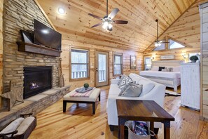 Smart TV, fireplace