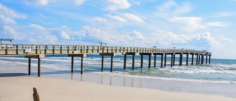 Beach nearby, sun loungers, beach towels