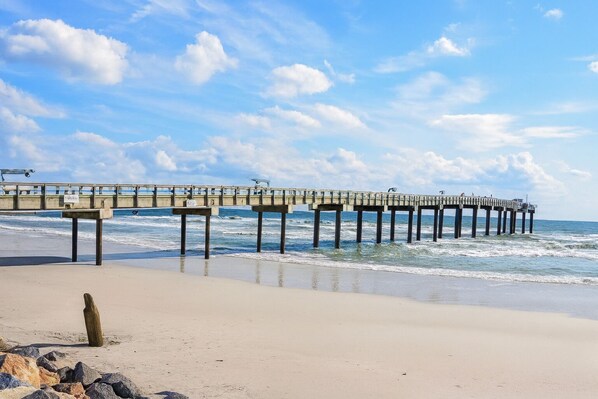 Beach nearby, sun-loungers, beach towels