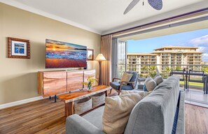 Flat-screen TV, DVD player, stereo - Maui Resort Rentals: Honua Kai Hokulani 538 - Upgraded 1BR w/  Partial Ocean & Mountain Views! (Lahaina)