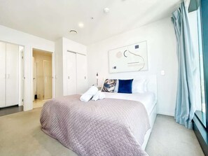 2 bedrooms, iron/ironing board, WiFi, bed sheets