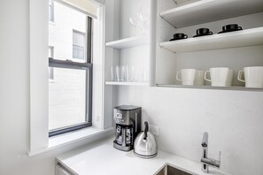 Interior - Ample Allston 2BR w/ W/D in basement (Boston)