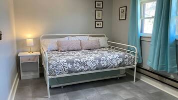 2 Schlafzimmer, Schreibtisch, BĂŒgeleisen/BĂŒgelbrett, Reisekinderbett