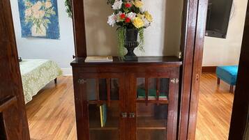 2 bedrooms, desk, iron/ironing board, travel cot