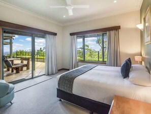 8 bedrooms, desk, iron/ironing board, free WiFi