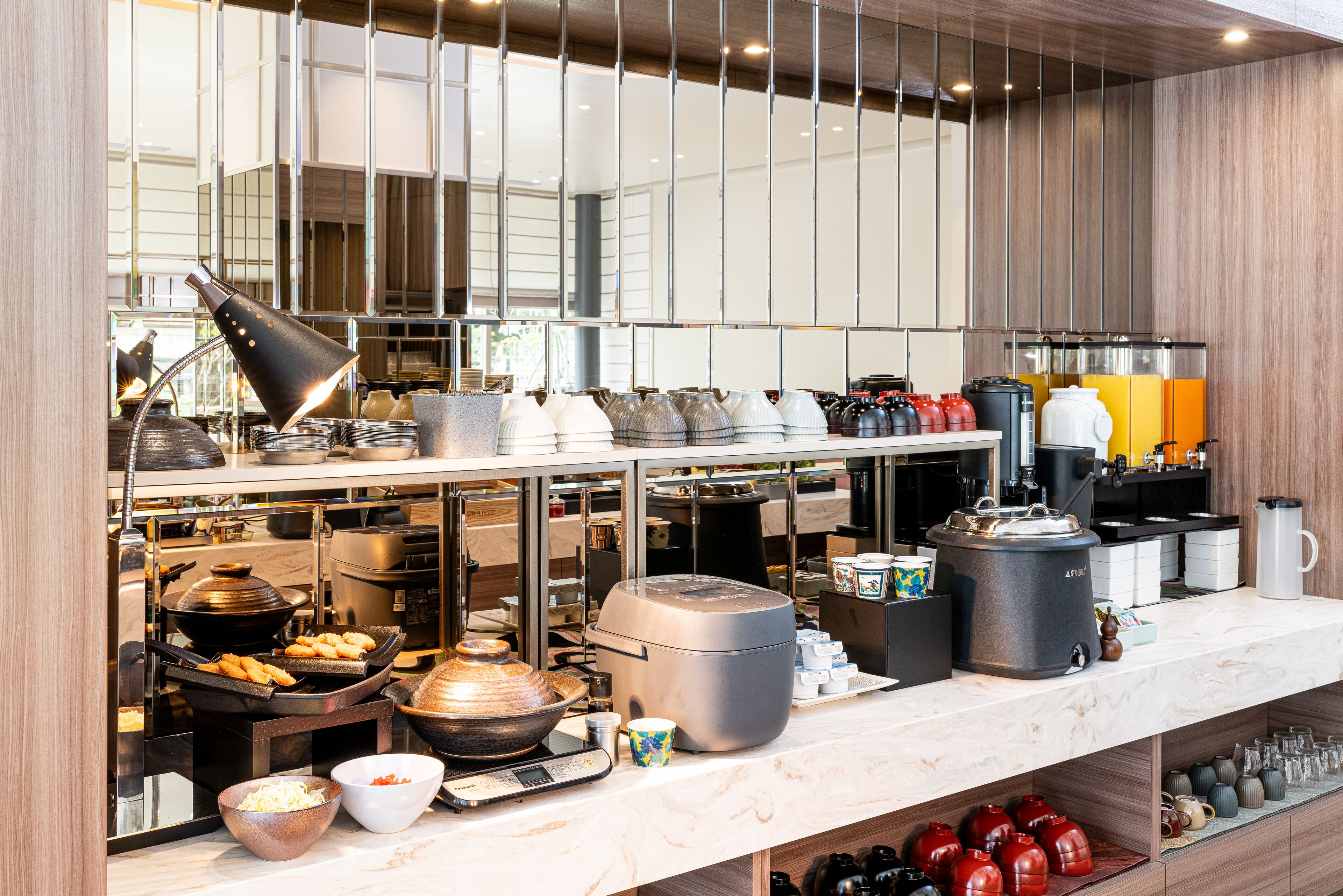 daily buffet breakfast (jpy 2750 per person)