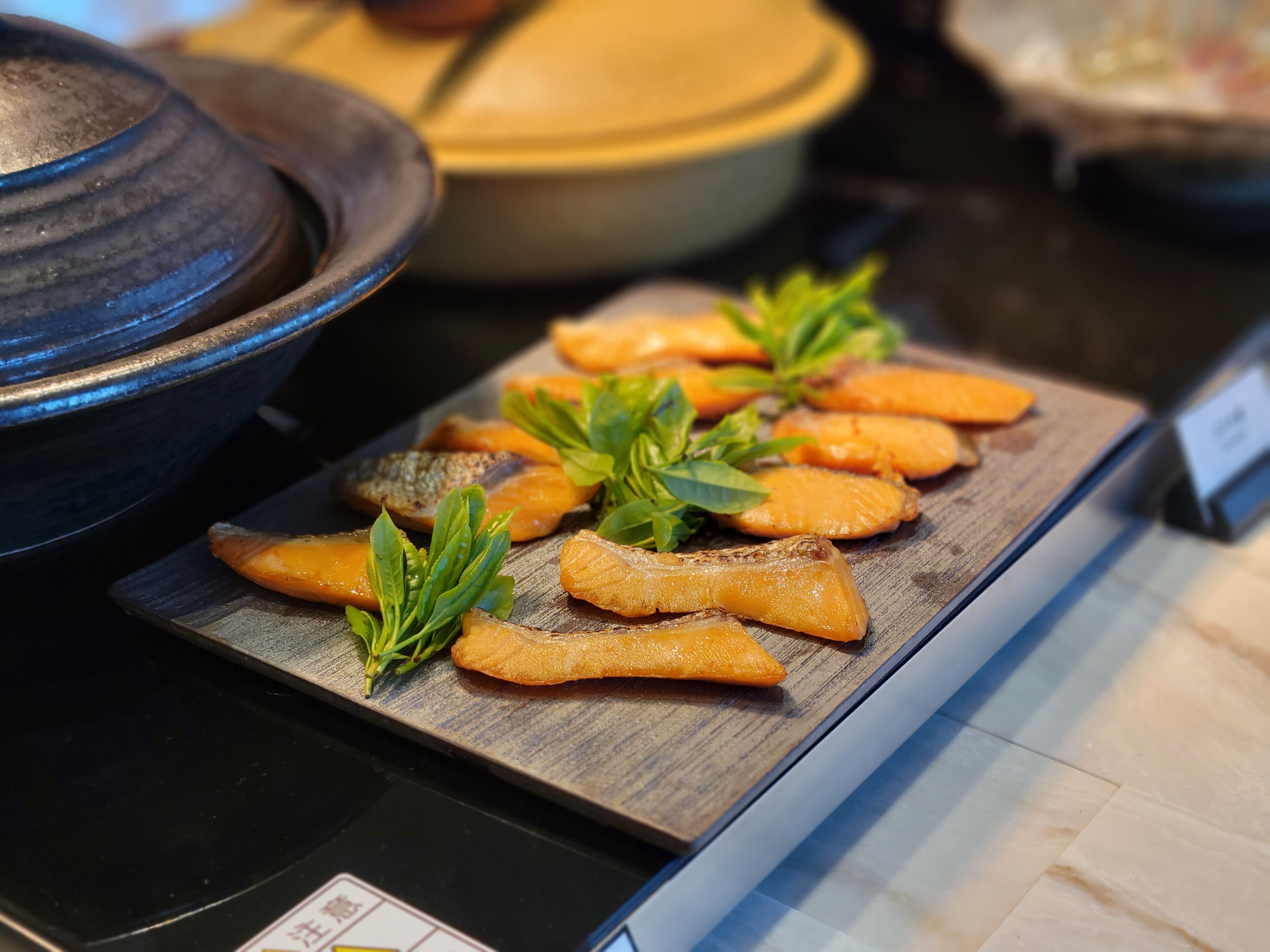 朝食 (ビュッフェ)、毎日提供 (有料)