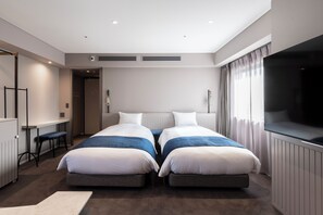Family Quadruple Room, Non Smoking | Down duvets, in-room safe, soundproofing, free WiFi - Hotel Torifito Kanazawa (Kanazawa)