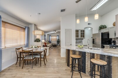 Rustic Mid Century Modern home in the suburbs-small pets welcome