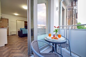 تناول الطعام بالخارج