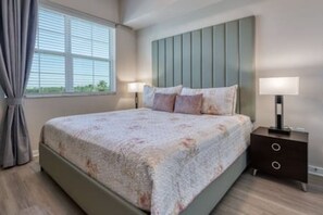 4 slaapkamers, een strijkplank/strijkijzer, reisbedje, wifi