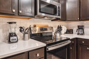 ثلاجة، ميكروويف، فرن، موقد طهي �مسطح