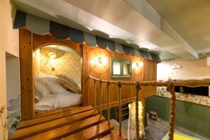 Design House, Non Smoking | Iron/ironing board, free WiFi, bed sheets - Holy House (Tokyo)