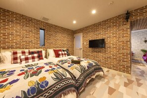 Design House, Non Smoking | Iron/ironing board, free WiFi, bed sheets - Holy House (Tokyo)