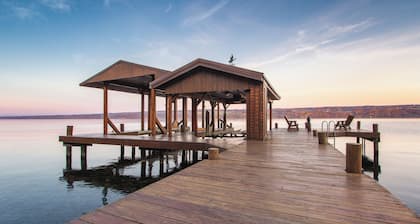 Just Us - Private Waterfront Home on Seneca Lake. Dog Friendly!