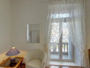 Apartment (Two-Bedroom Apartment with Balcony)