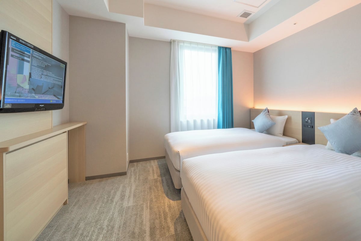 1 bedroom, premium bedding, down comforters, in-room safe