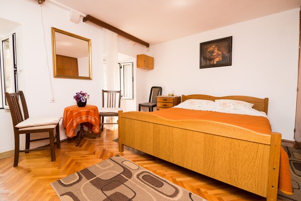 2 bedrooms, free WiFi, bed sheets