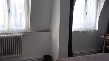 Chambre Standard | Décoration personnalisée, ameublement personnalisé, bureau