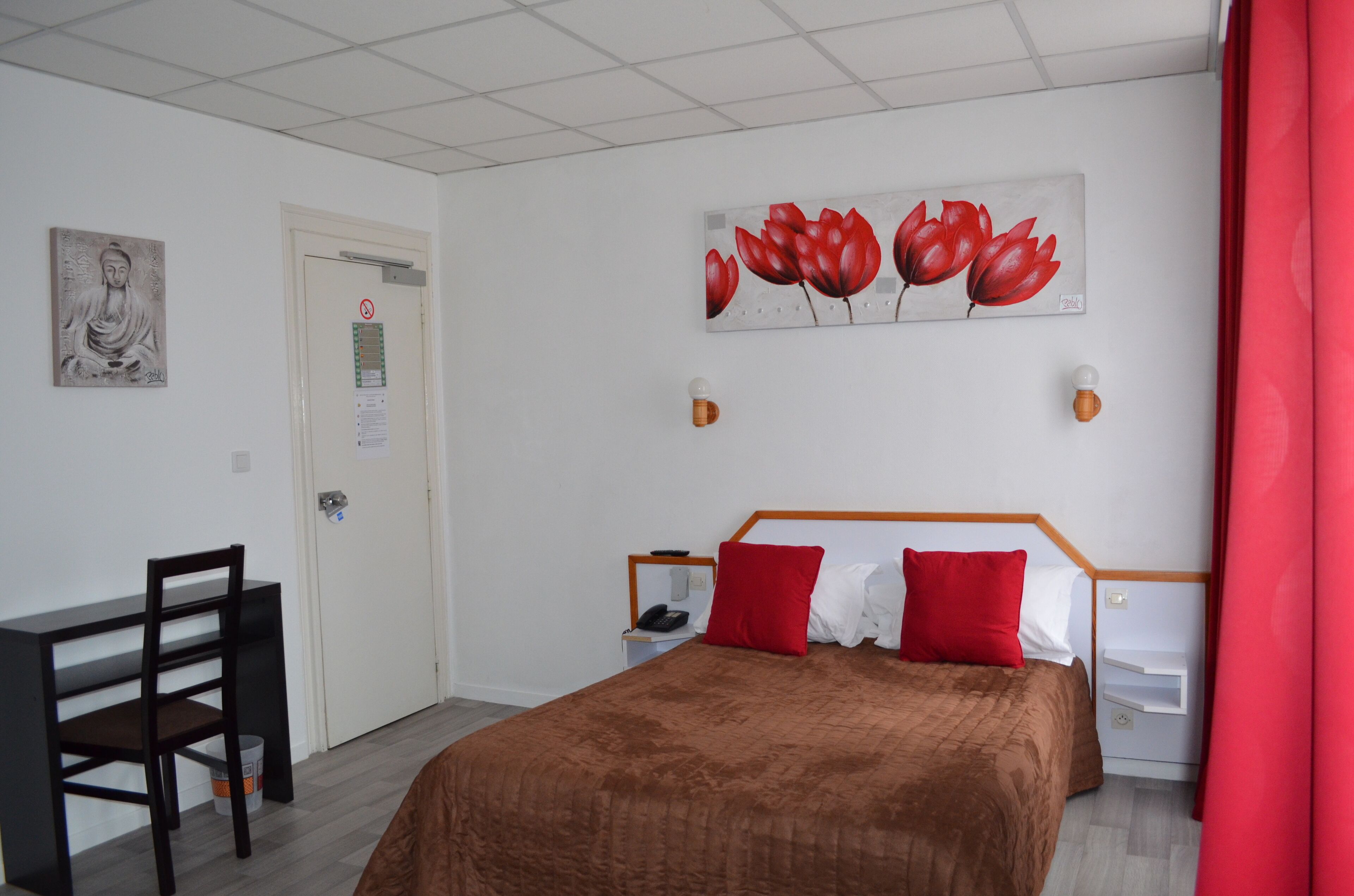 superior room | 1 bedroom, individually decorated, individually furnished, desk