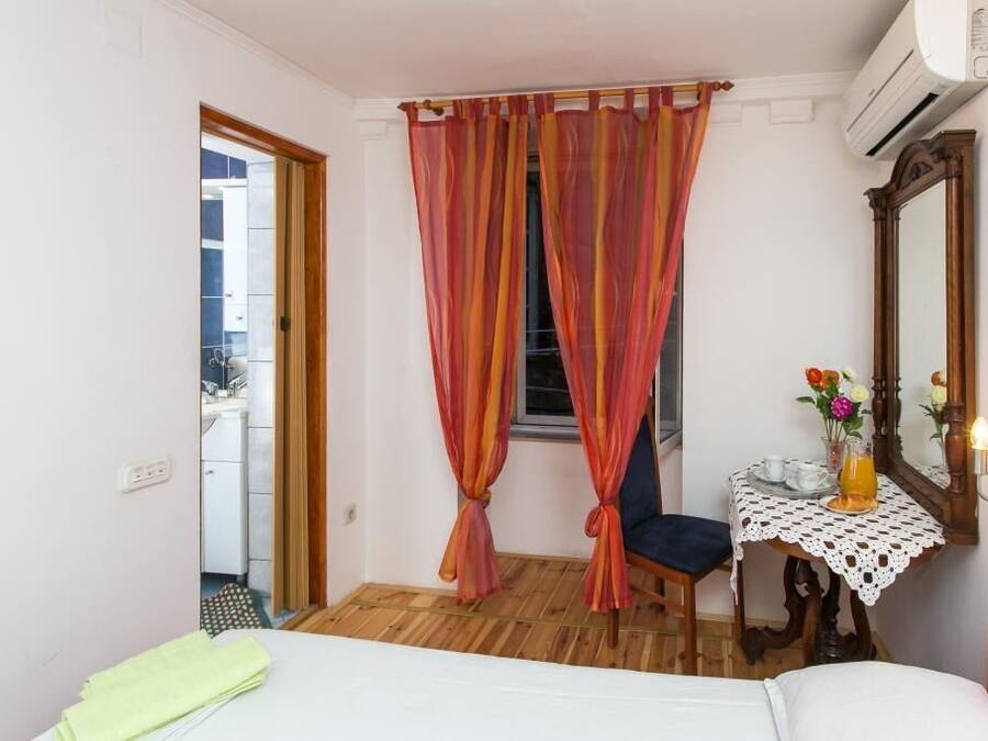 Double Room (Double Room) | 2 bedrooms, free WiFi