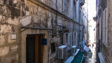 Doppelzimmer (Double Room) | Außenbereich