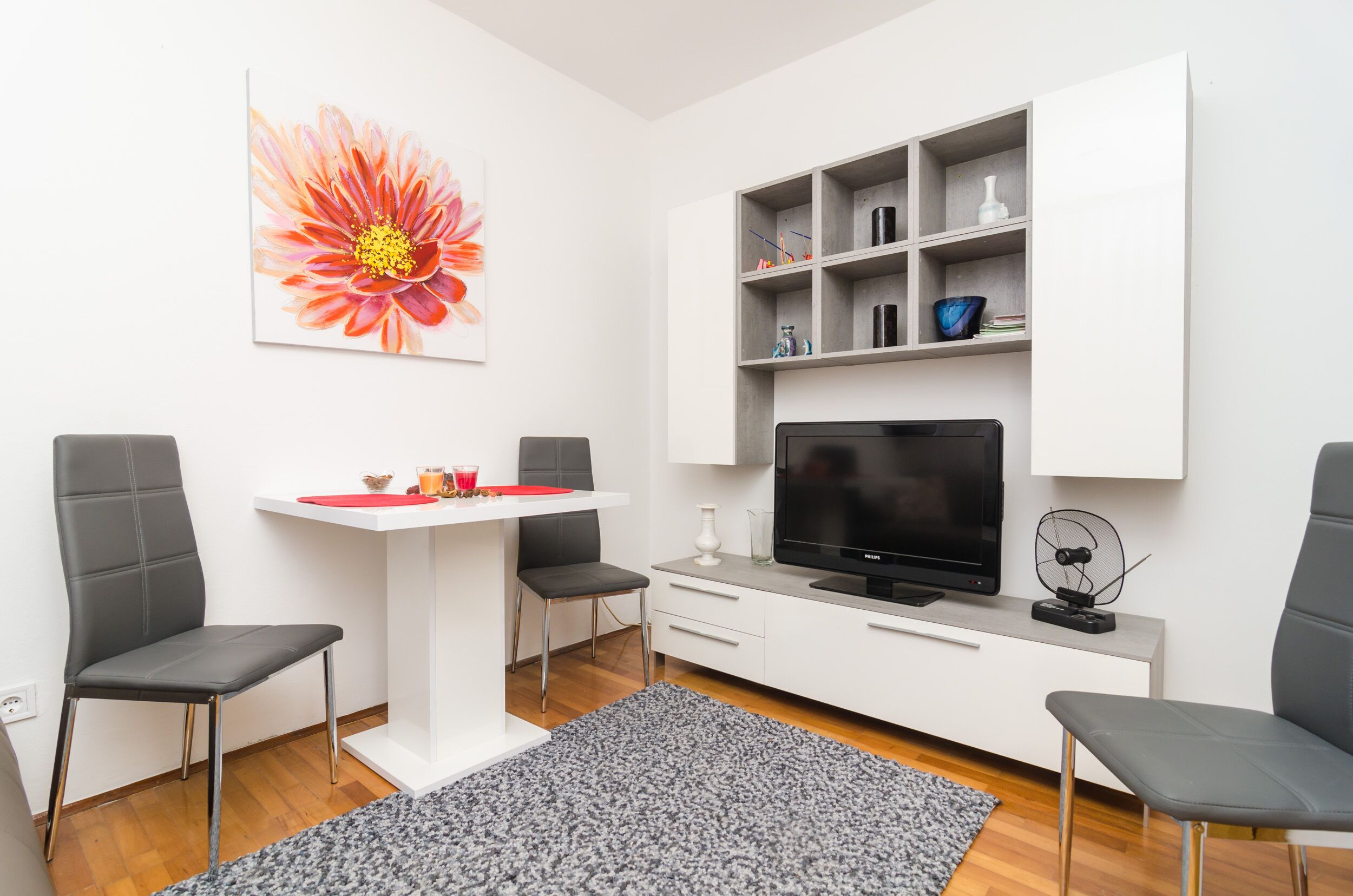 Leilighet (One Bedroom Apartment with Terrace) | Spisestue