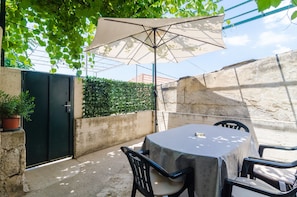 Apartment (One Bedroom Apartment with Terrace) | Exterior