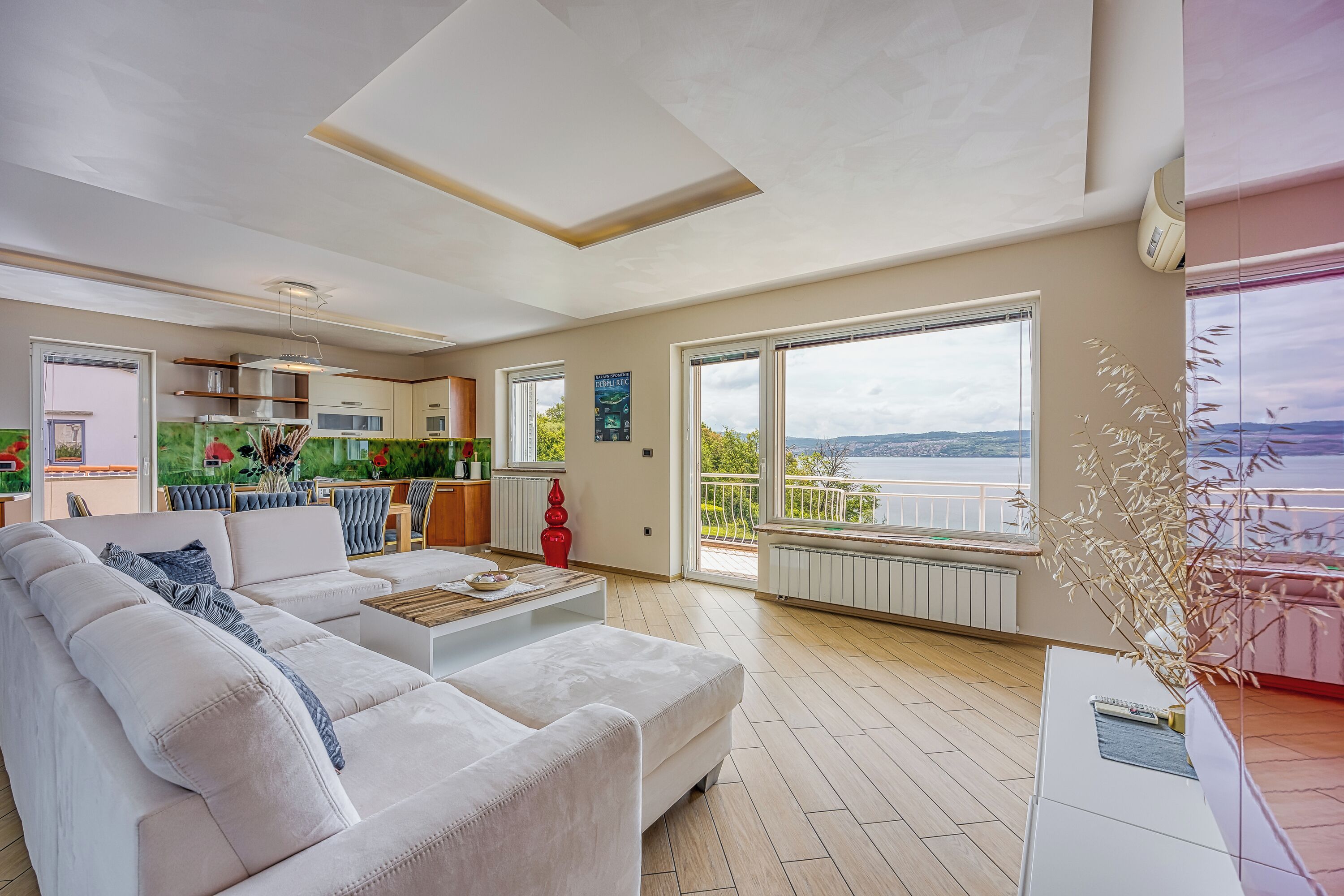 21-inch flat-screen TV with digital channels, stereo