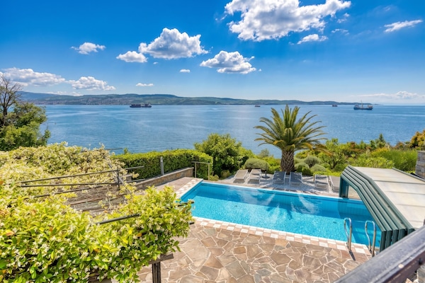 Seasonal outdoor pool, a heated pool