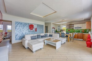 21-inch flat-screen TV with digital channels, stereo