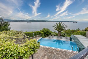 Seasonal outdoor pool, a heated pool - Pool Apartments Debeli Rtič (Ankaran)