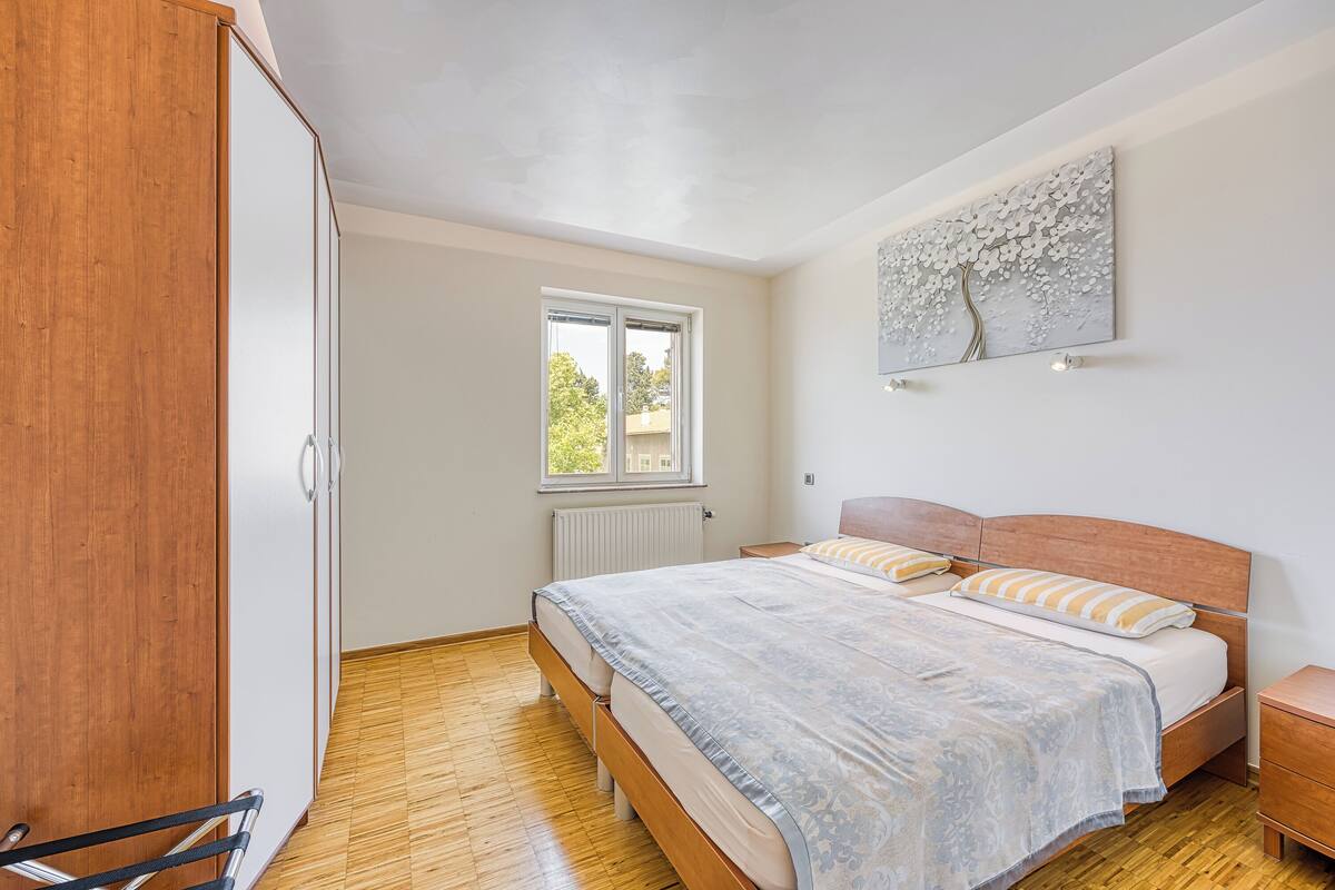 Appartement Familial, 4 chambres, vue mer (Pool Apartment Debeli RtiÄ 3)