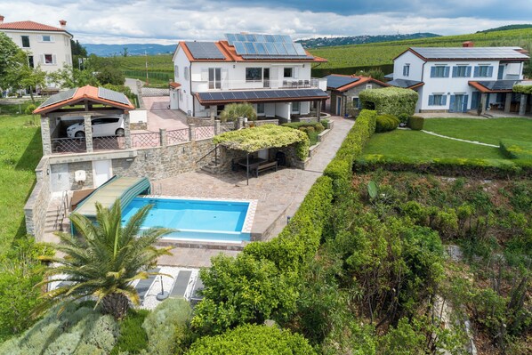 Seasonal outdoor pool, a heated pool - Pool Apartments Debeli Rtič (Ankaran)