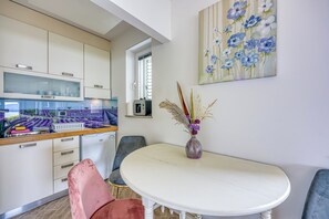 Family Apartment, Multiple Bedrooms, Sea Facing (Pool Studio Debeli Rtič 2) | Private kitchen